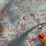 ژاکارد گل برجسته و طلا کوی - تصویر 2